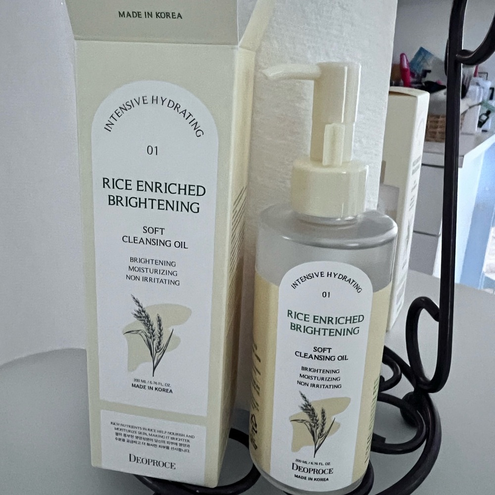 COPY - Rice Enriched Brightening Cleansing Oil - Cream New in the Box